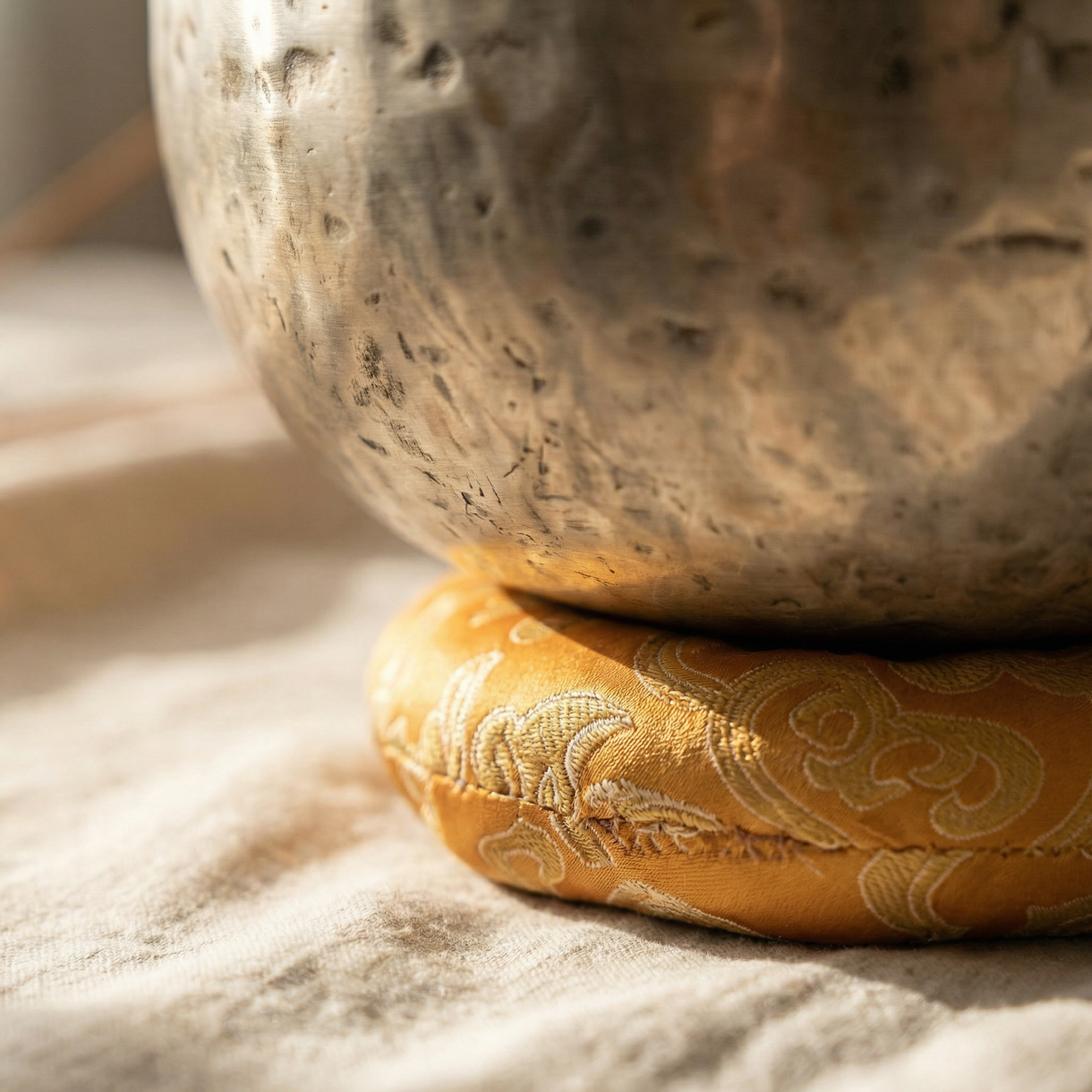 Antique Himalayan Jambati singing bowl