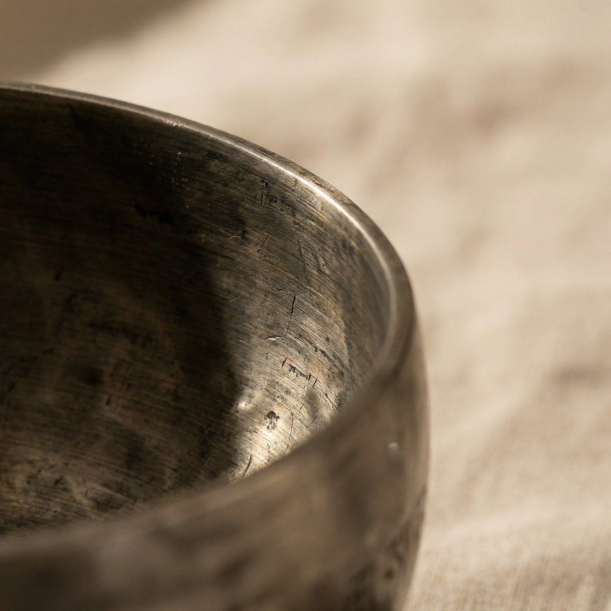 Antique Himalayan Jambati singing bowl