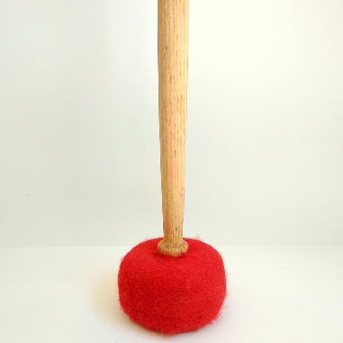 Baqueta de golpeo roja dura grande